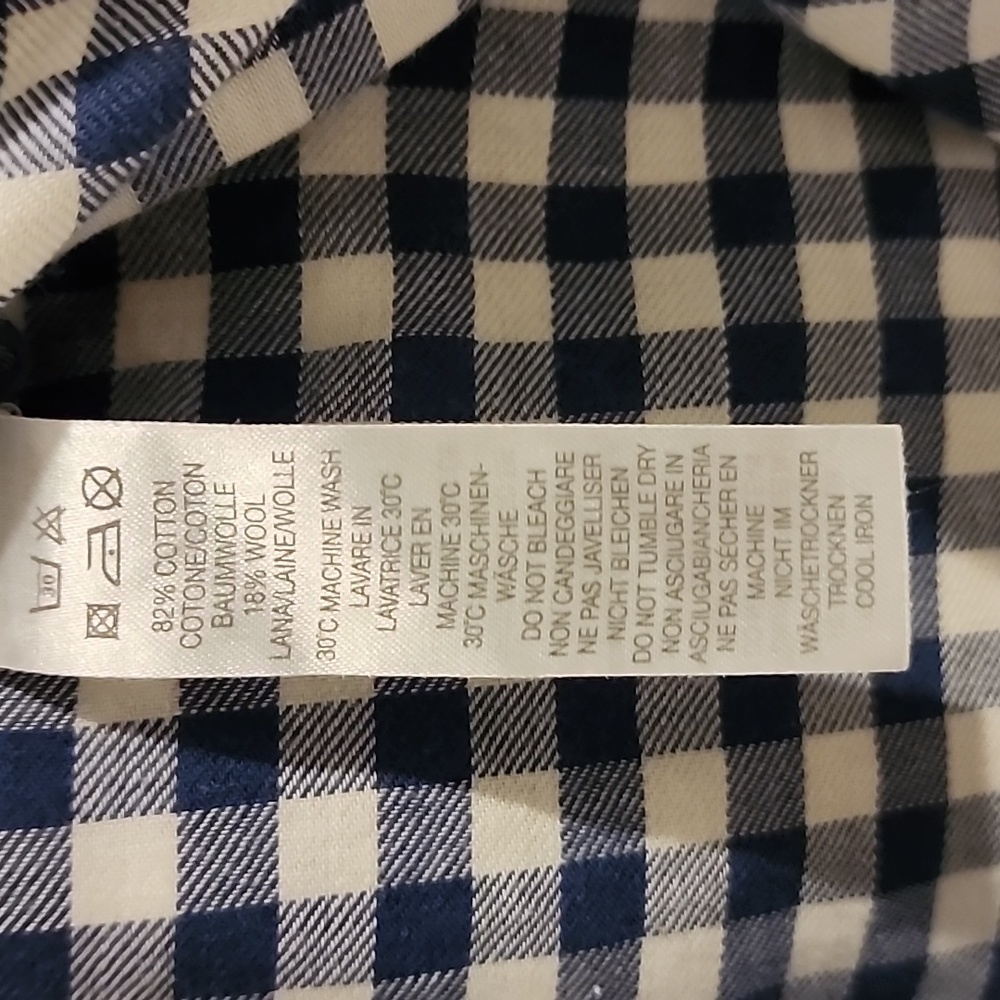 Paul Smith tailored slim fit brushed cotton shirt. 82% cotton 18% wool - Picture 5 of 6